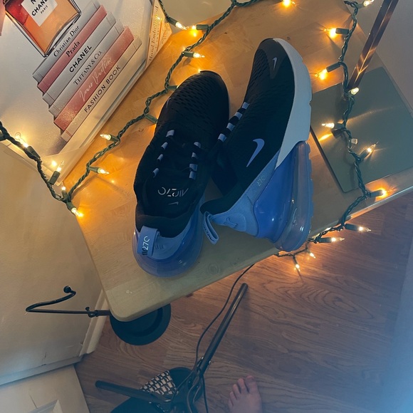 Nike Air Max 270’s Black and Blue Sneakers NTW - Picture 2 of 7